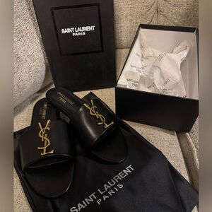 Brand new sandals
Size 7
Black